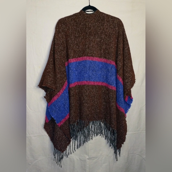 Forever Dreams Over Size Fringe Scarf Wrap Poncho - Picture 4 of 7